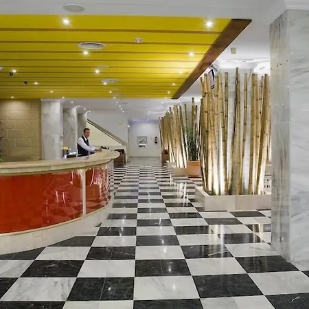 Hotel Piramides 3*