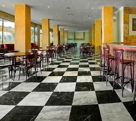 Hotel Piramides