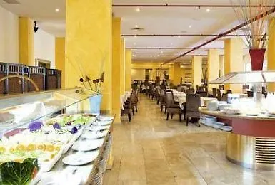 Hotel Piramides 3*