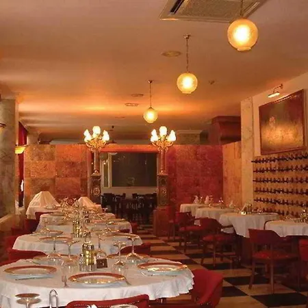Hotel Piramides 3*
